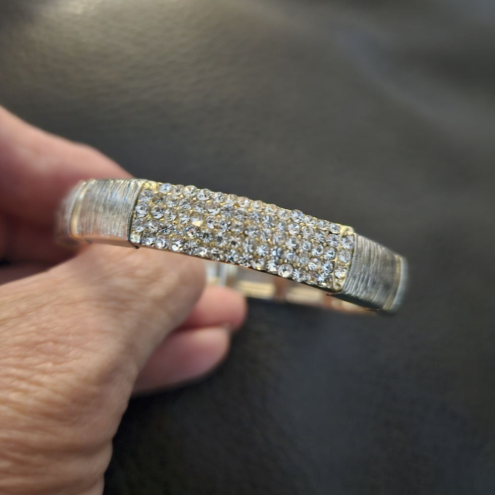 Elegant Silvertone  and Rhinestone Stretch Bracelet